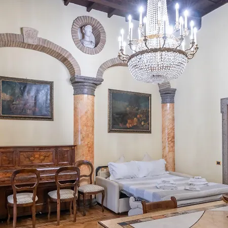 Suites Rome Konukevi 4*