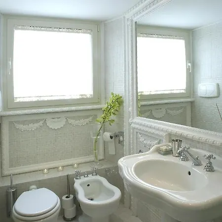 Suites Rome Рим