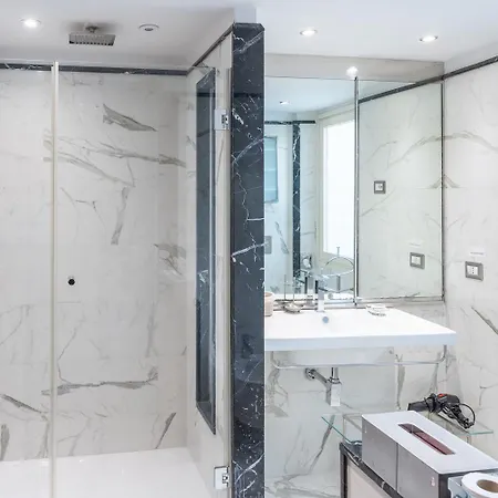 Suites Rome Pensionat 4*