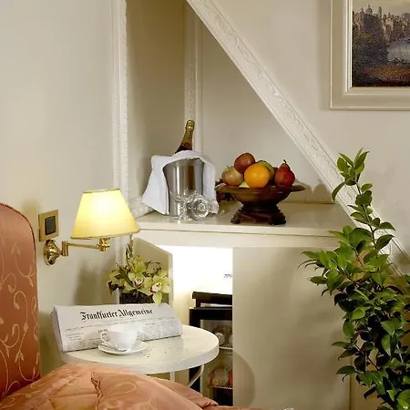 ゲストハウス Suites Rome ローマ
